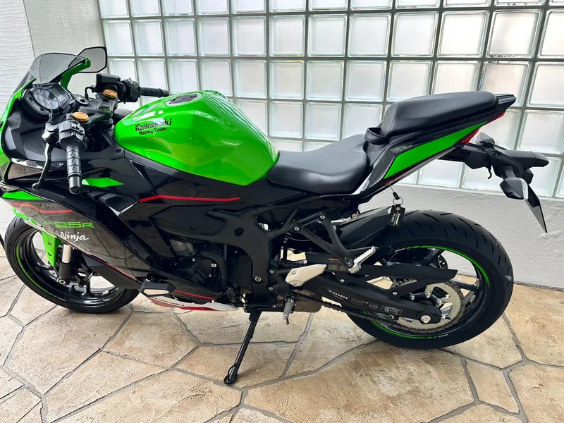  カワサキNinja ZX-25R SE KRTエディション